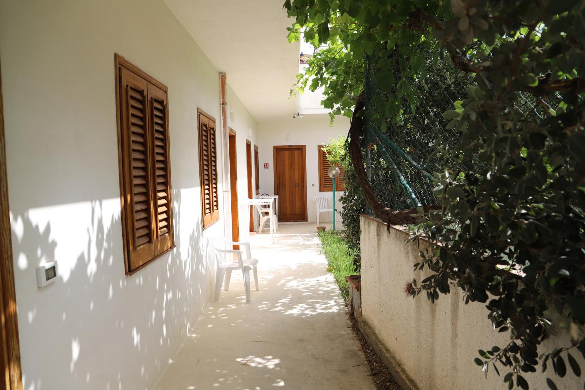 La Cicala Hotel Броло Екстериор снимка