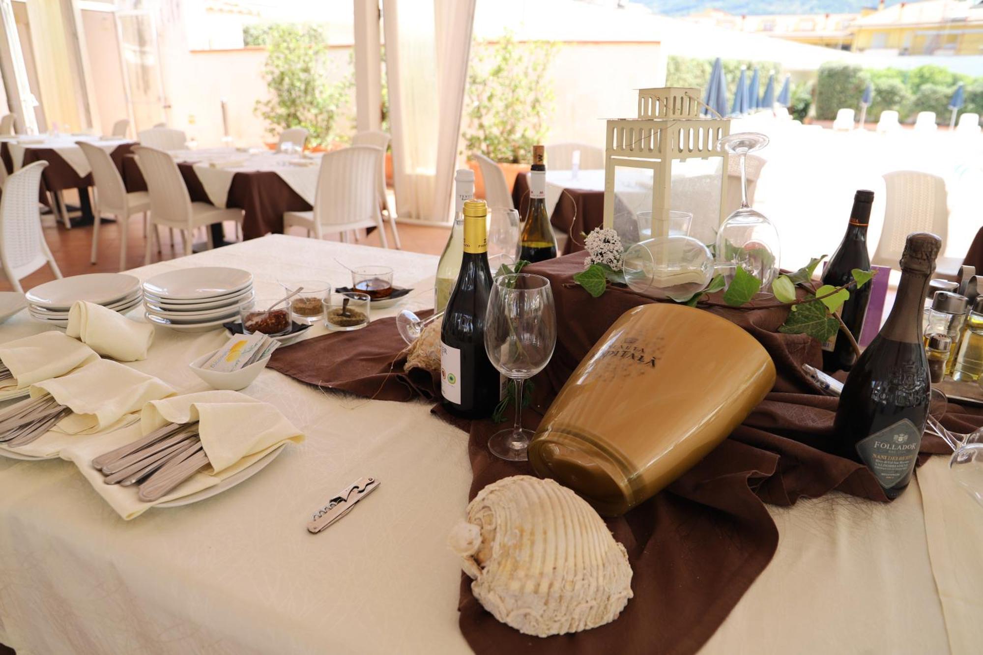 La Cicala Hotel Броло Екстериор снимка